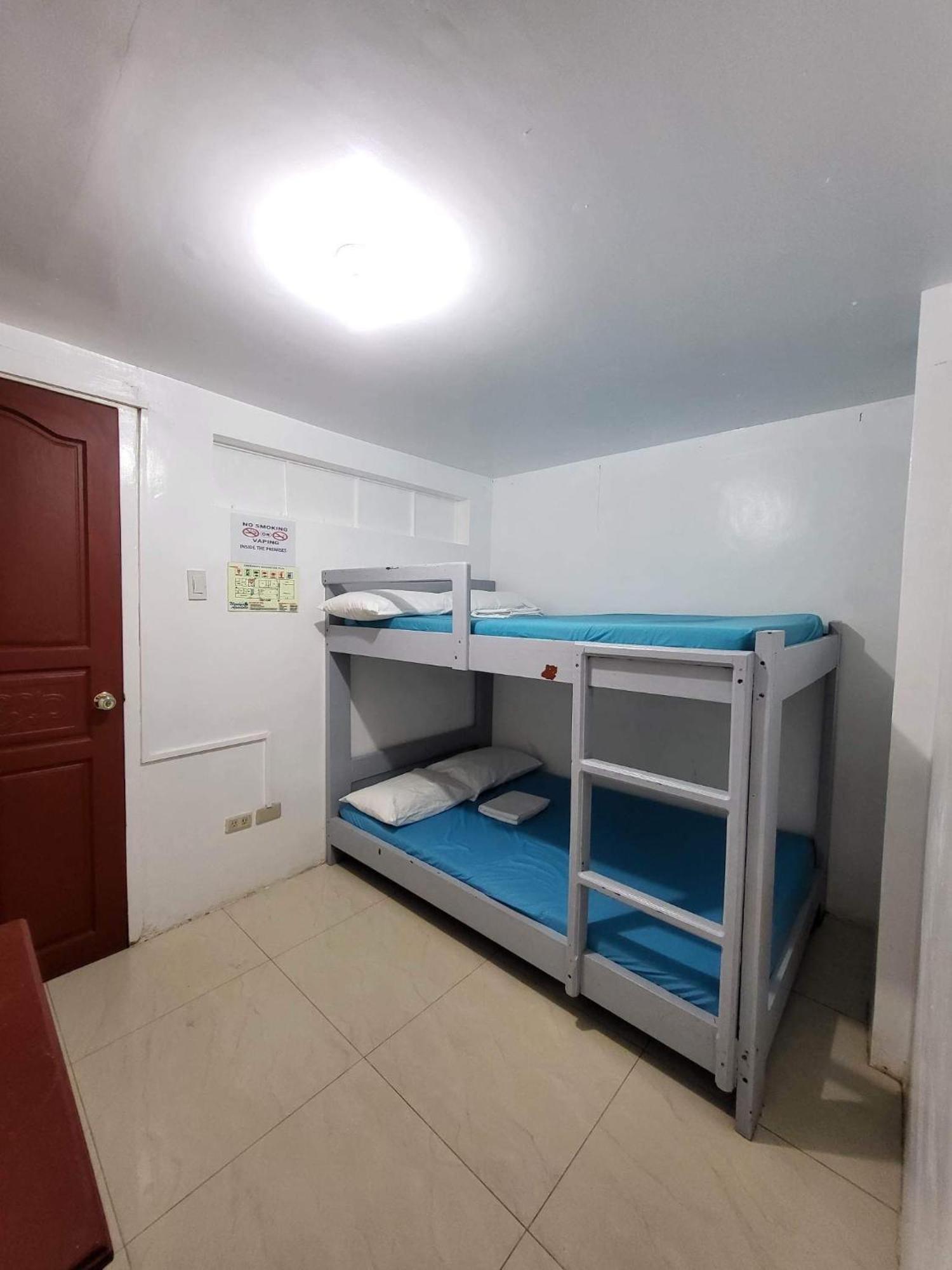 Отель Wendy'S Apartelle Manoc-Manoc Экстерьер фото